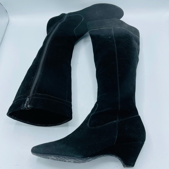 ANNE KLEIN SUEDE LEATHER BOOTS. - Picture 12 of 17